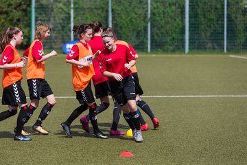 Bild 67 - B-Juniorinnen Pokalfinale SV Henstedt Ulzburg - SG Holstein Sued : 2:0